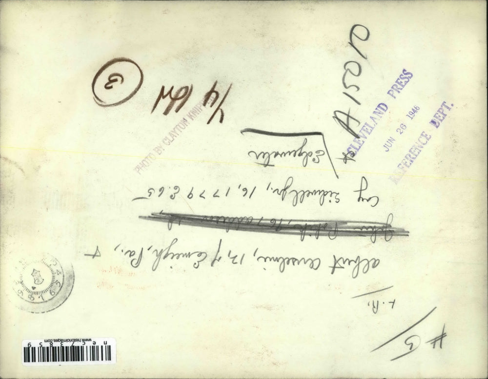 1946 Press Photo Albert Arselmi & Cay Sidwell Jr at Edgewater beach - nec73859