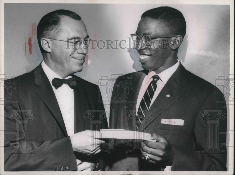 Load image into Gallery viewer, 1957 Press Photo Mark Schinnerer &amp; Fred Booker, Cleveland business
