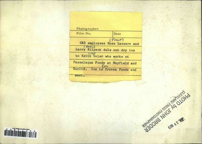 Load image into Gallery viewer, 1973 Press Photo CEI workers Ross Lazzaro, Larry Kilpeck, Keith Goler at a store
