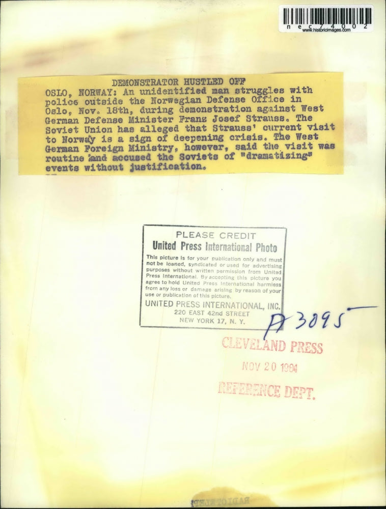 1964 Press Photo Man struggles with police during demonstration in Oslo, Norway