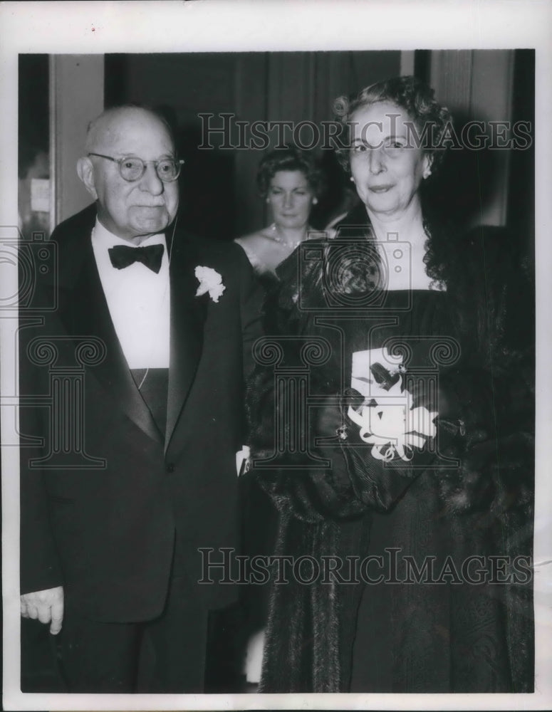 1953 Press Photo NYC Atty Harry Mack escorts Mrs Emma Schield to opera