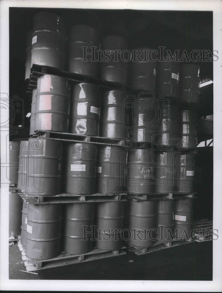 Load image into Gallery viewer, 1971 Press Photo Drums of petroleum additives for export to Japan from US
