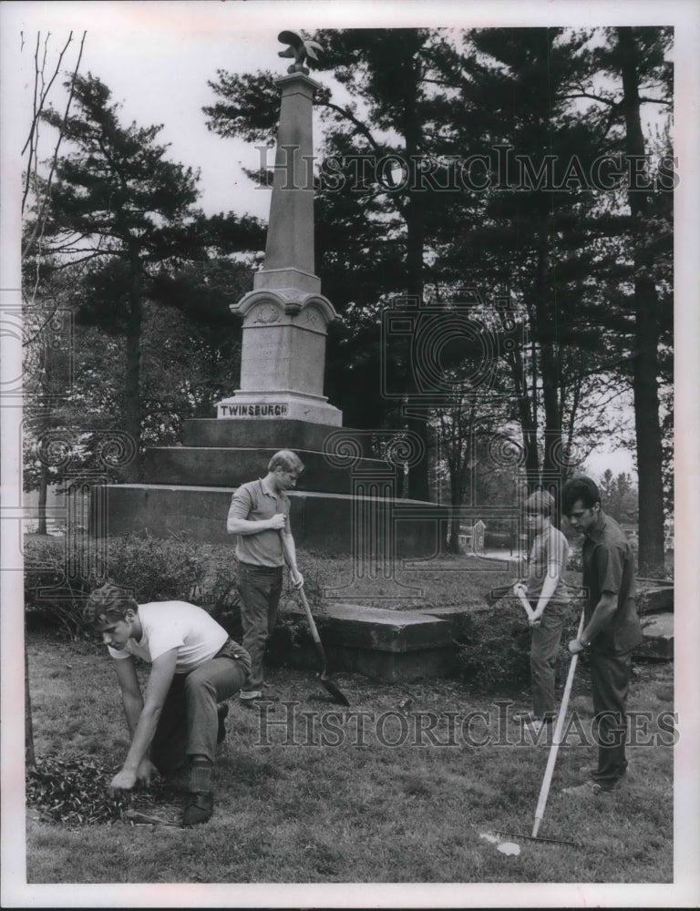 Press Photo Twinsberg, O C Slack, W Dobbins, K Jackson, L Leach