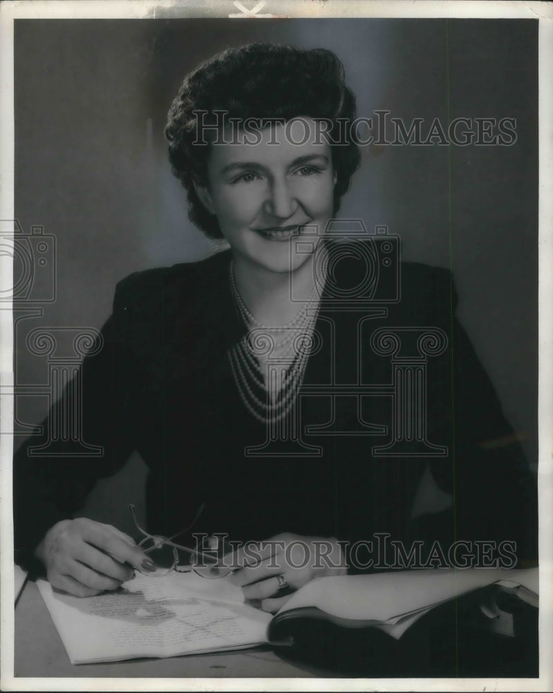 1943 Press Photo Mrs Maurice T Moore, chair Natl Women's Comm of USO