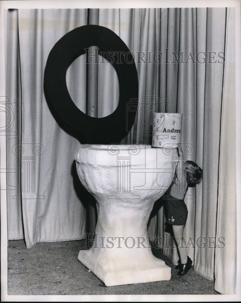 1959 Press Photo For tots, the bathroom is a scary place as this exhibit shows