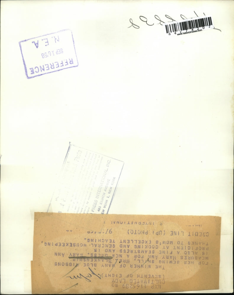 1958 Press Photo Mrs Blankenship to sew a new dress for her daughter