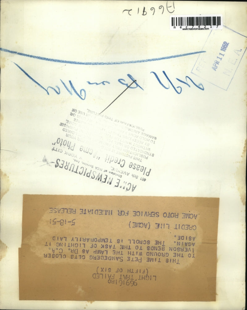 1951 Press Photo Pete Sandberg & Dr Ca Iverson to light a torch