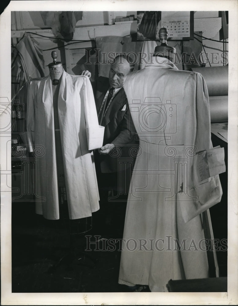 1944 Press Photo Canvas model & parts stitched together for a coat