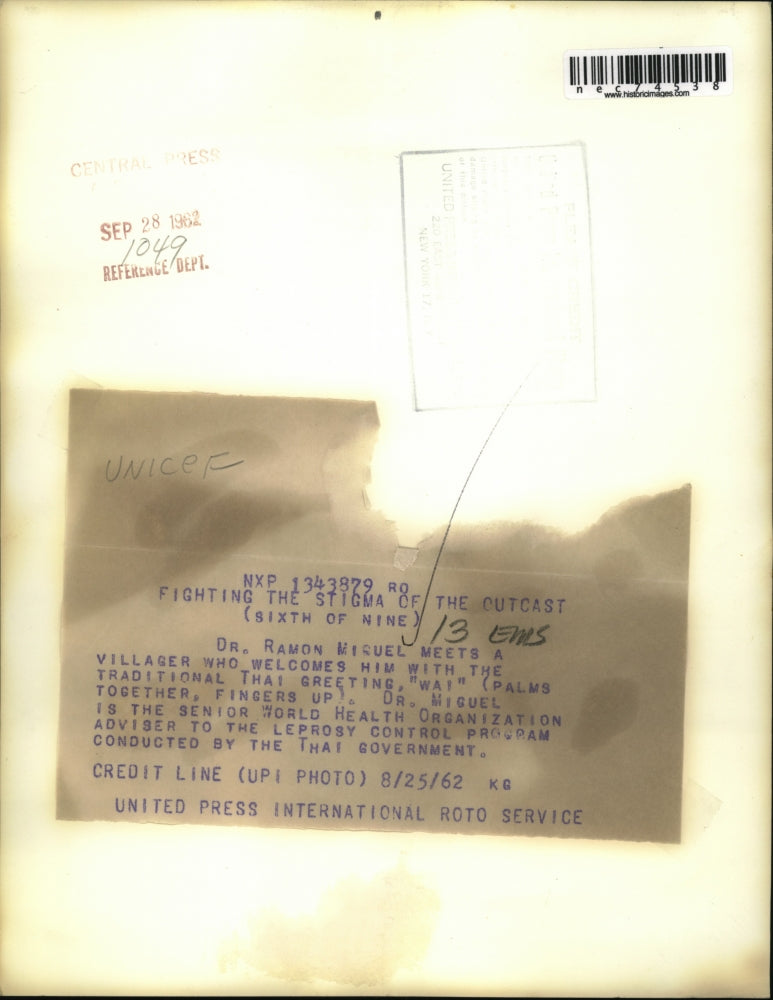 1962 Press Photo Dr Ramon Miguel with WHO at a leper village