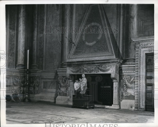 1946 Press Photo Sala room of Il Duce is restored to splendor of old