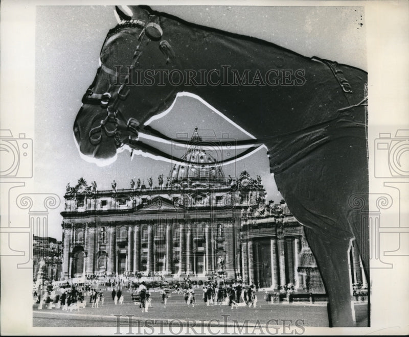 Load image into Gallery viewer, 1959 Press Photo Carriage horse near St Peters's Basicilica in Rome
