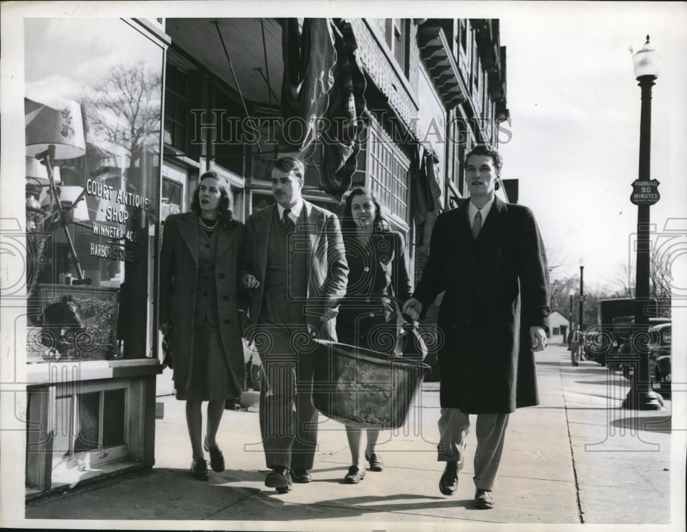 1946 Press Photo Bradley Co members in Winnetka, Ill Wilimovsky,