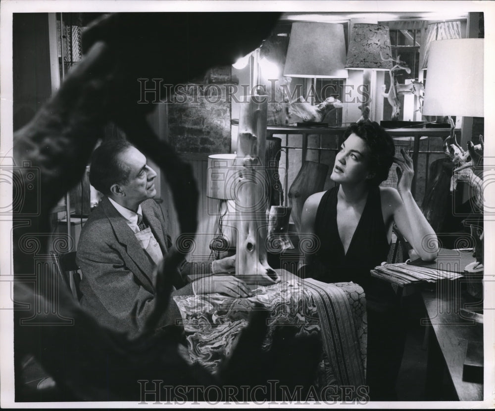 1952 Press Photo Miss M. Bethell & Lampmaker Make Lamp with Shostac Collections