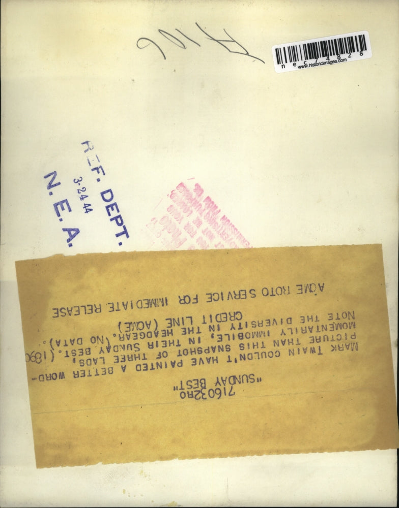 1944 Press Photo Young boys in their Sunday best clothes for going to church