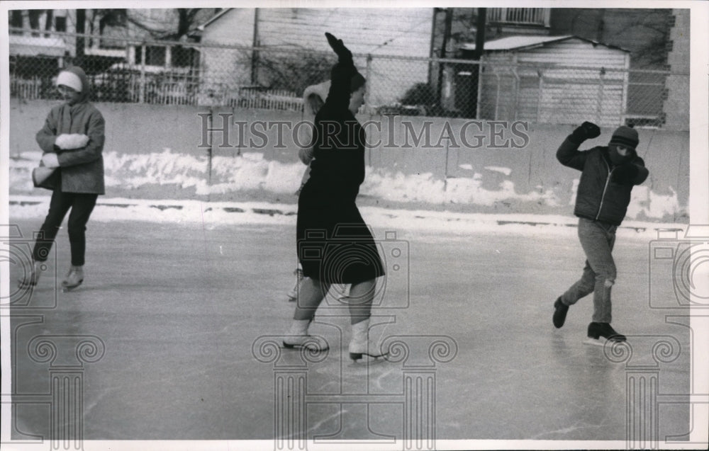 1967 Press Photo Janice &amp; Maren Baumgardner, Inese Grava, Peter Tucker, Skating