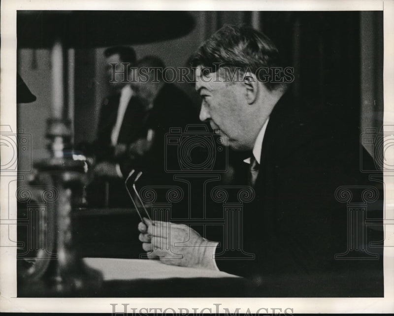 Load image into Gallery viewer, 1940 Press Photo Judge Thomas J Rowe for St Louis Post Dispatch contempt case
