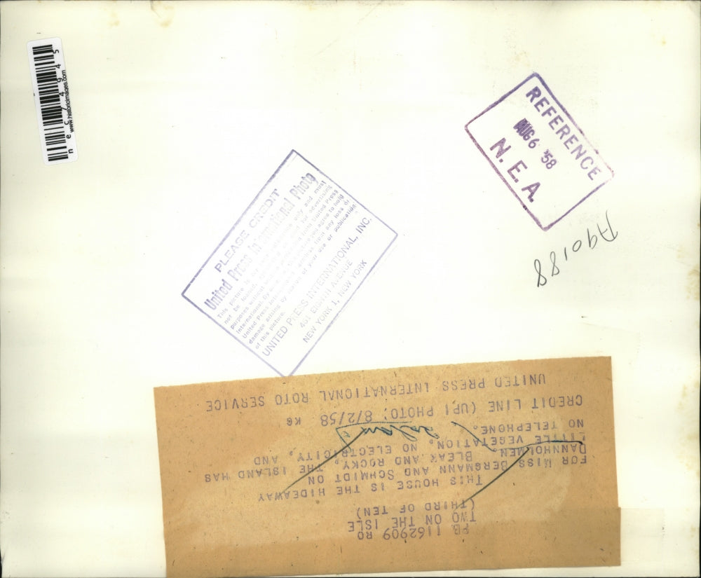 1958 Press Photo House Hideaway of Miss Bergmann and Schmidt