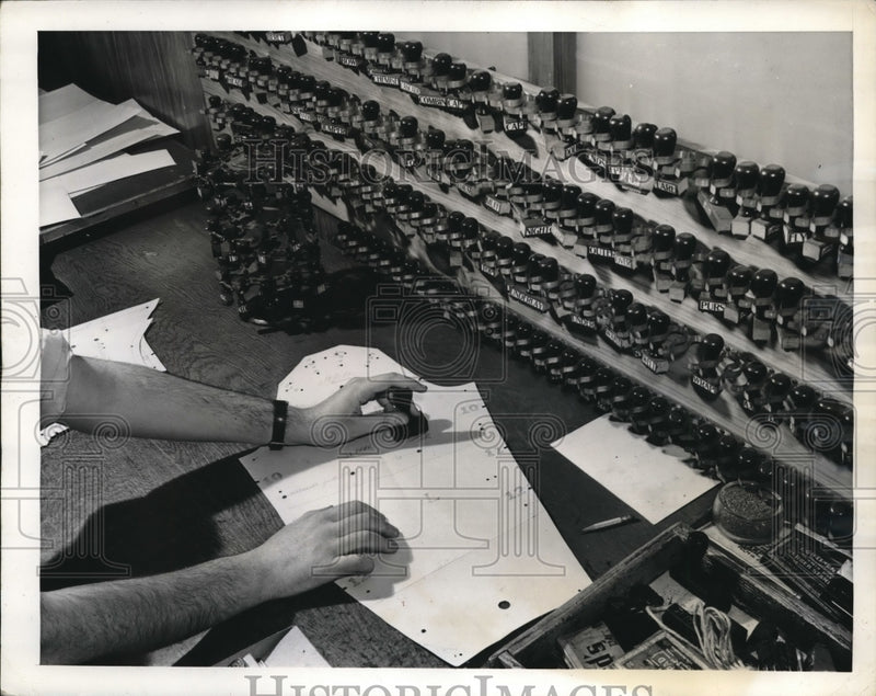 Load image into Gallery viewer, 1941 Press Photo Dress pattern stamped onto paper to be cut out
