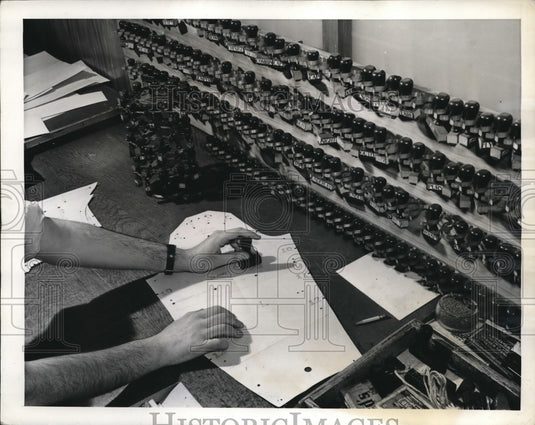 1941 Press Photo Dress pattern stamped onto paper to be cut out