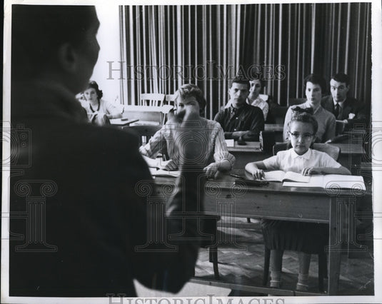 1959 Press Photo George Bender age 6 at class with college kids at Academy for m