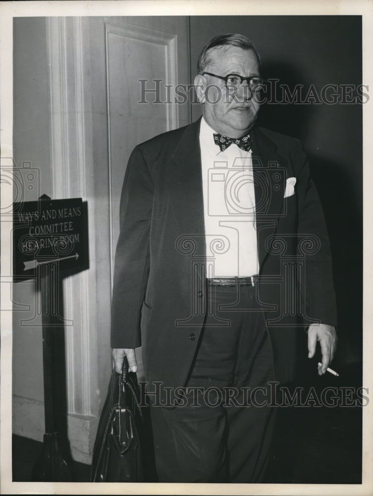 Load image into Gallery viewer, 1953 Press Photo DC Joseph Sherman former newsman for tax scandal case
