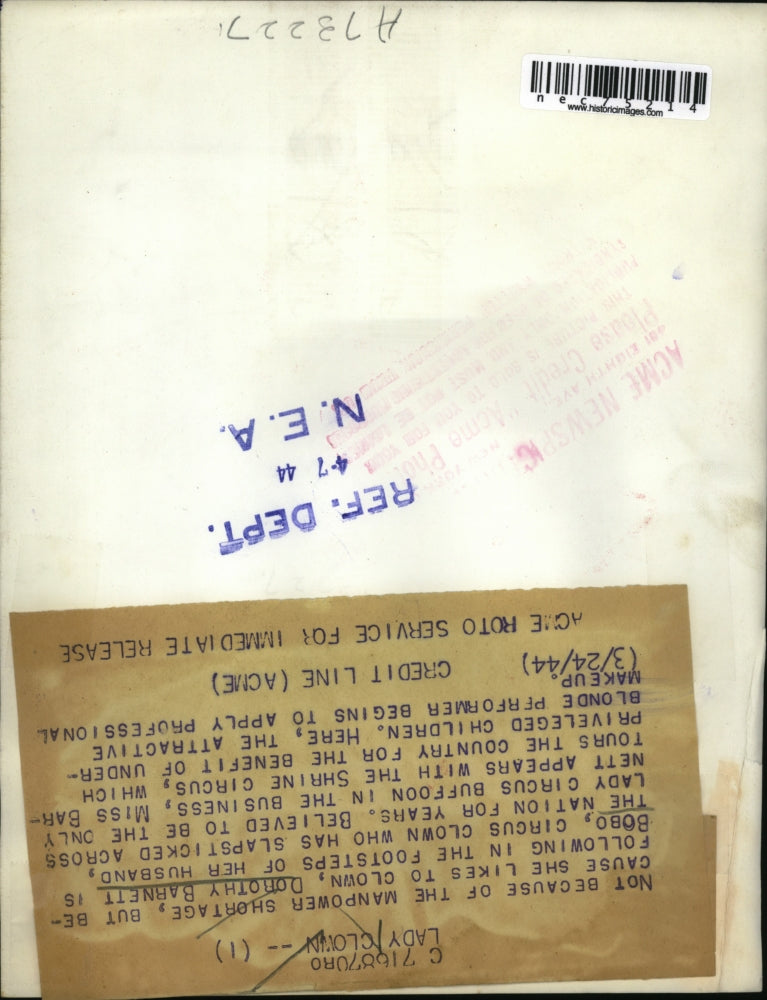 1944 Press Photo Dorothy Barnett Puts Make Up On For Shrine Circus