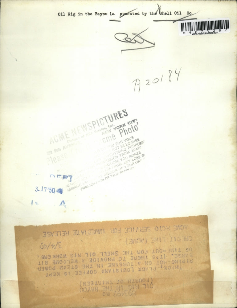 1949 Press Photo Shell oil workers in La on a coffee break