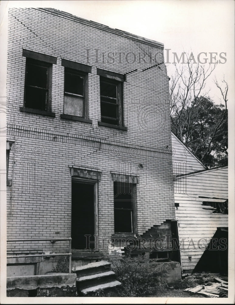 Load image into Gallery viewer, Press Photo Building at W 30th St &amp; Barber Ave in Cleveland, Ohio
