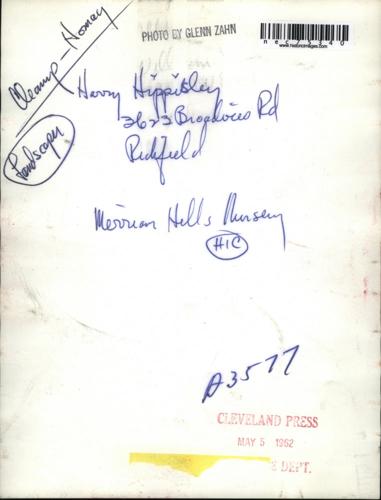 1962 Press Photo Henry Hippisley landscaping at his Cleveland home