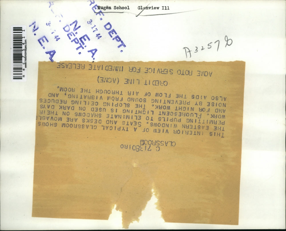 1944 Press Photo Interior view of typical classroom with eastern windows