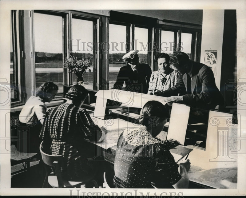 Load image into Gallery viewer, 1940 Press Photo Sirkka Nurminen at Helsinki airport meterological station
