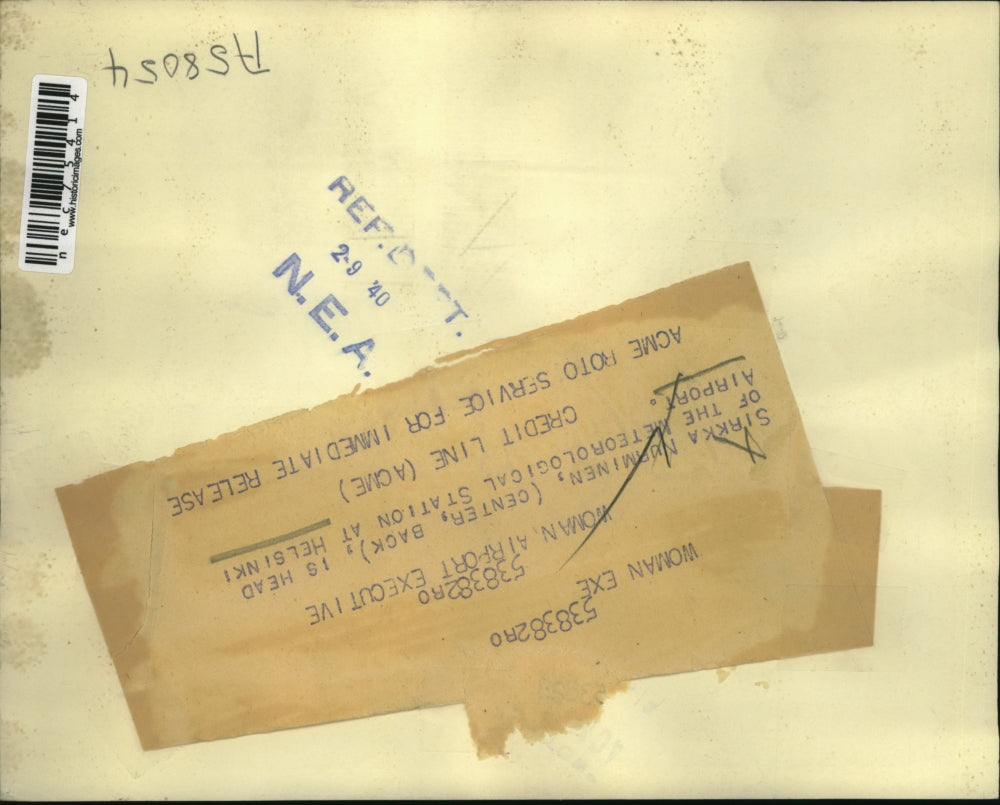 1940 Press Photo Sirkka Nurminen at Helsinki airport meterological station