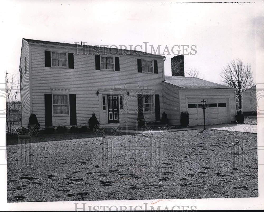 1965 Press Photo Patrick Henry 4 bedromm colonial home at Arrow lake