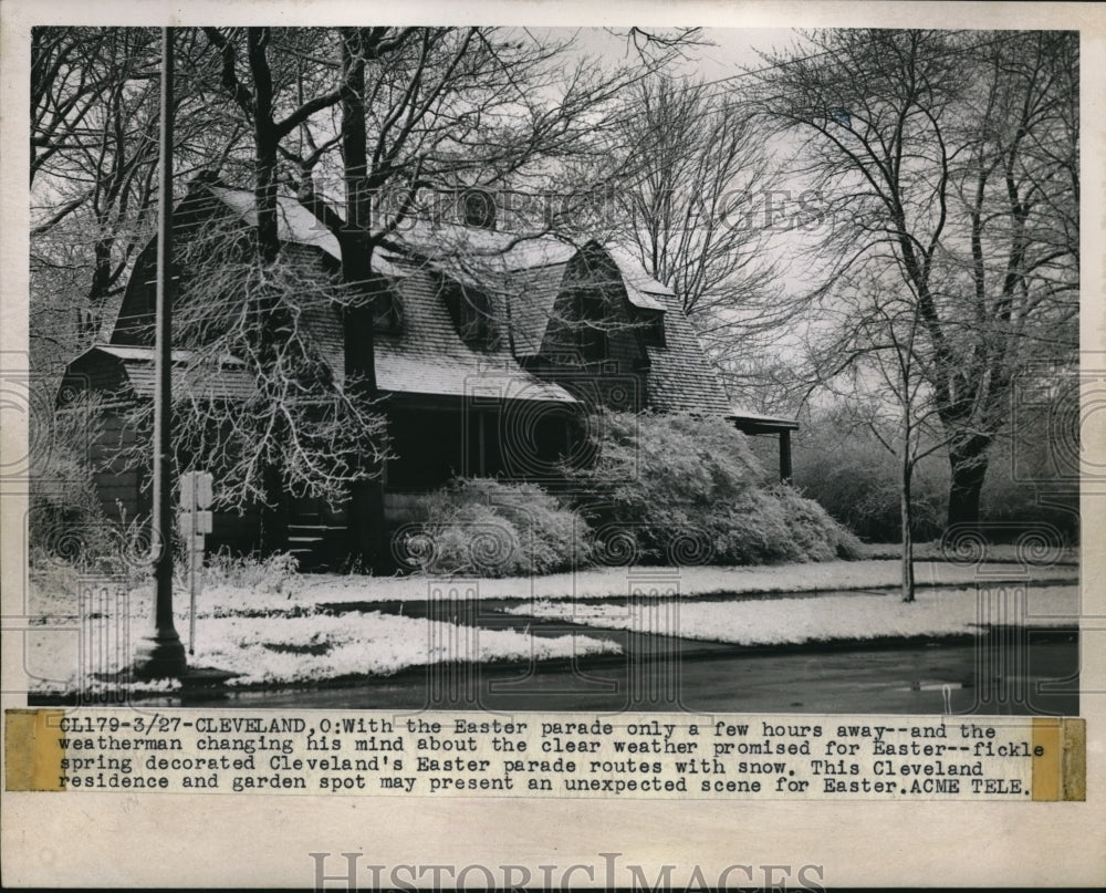 1948 Press Photo Cleveland, Ohio snow along Easter parade route