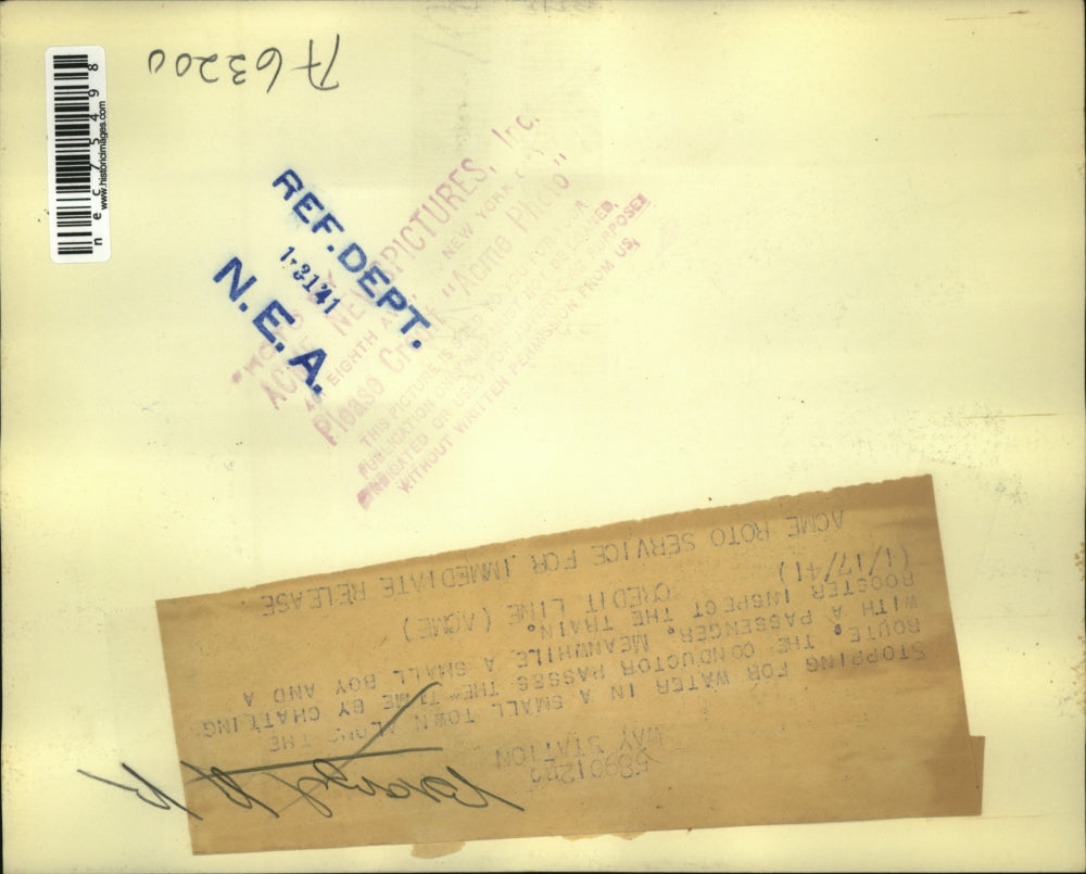 1941 Press Photo train stops for water in a town in Brazil