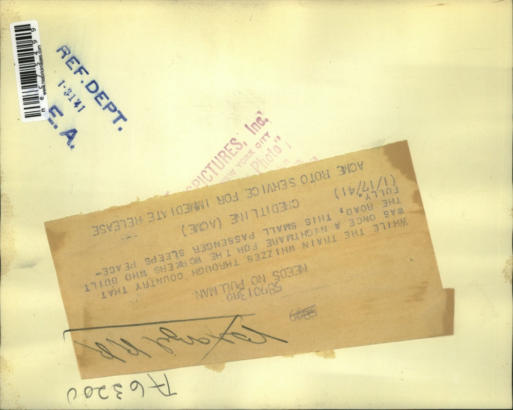 1941 Press Photo sleeping tot on a train in Brazil