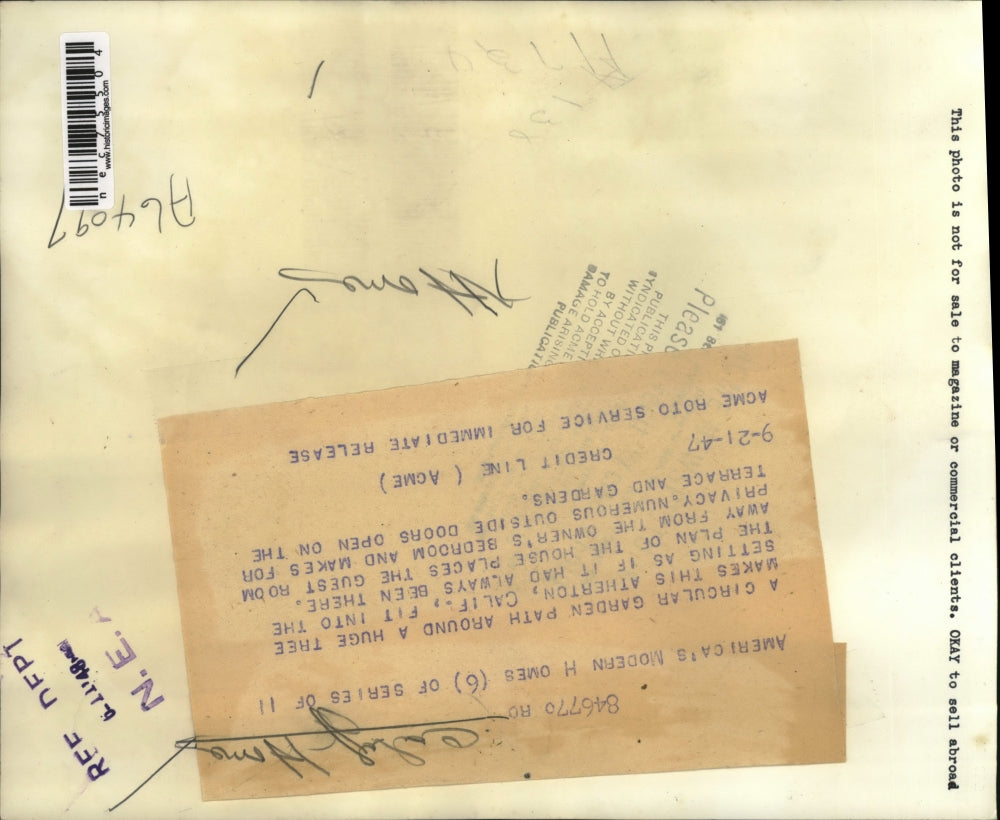 1947 Press Photo circular garden path around a modern Atherton, CA home