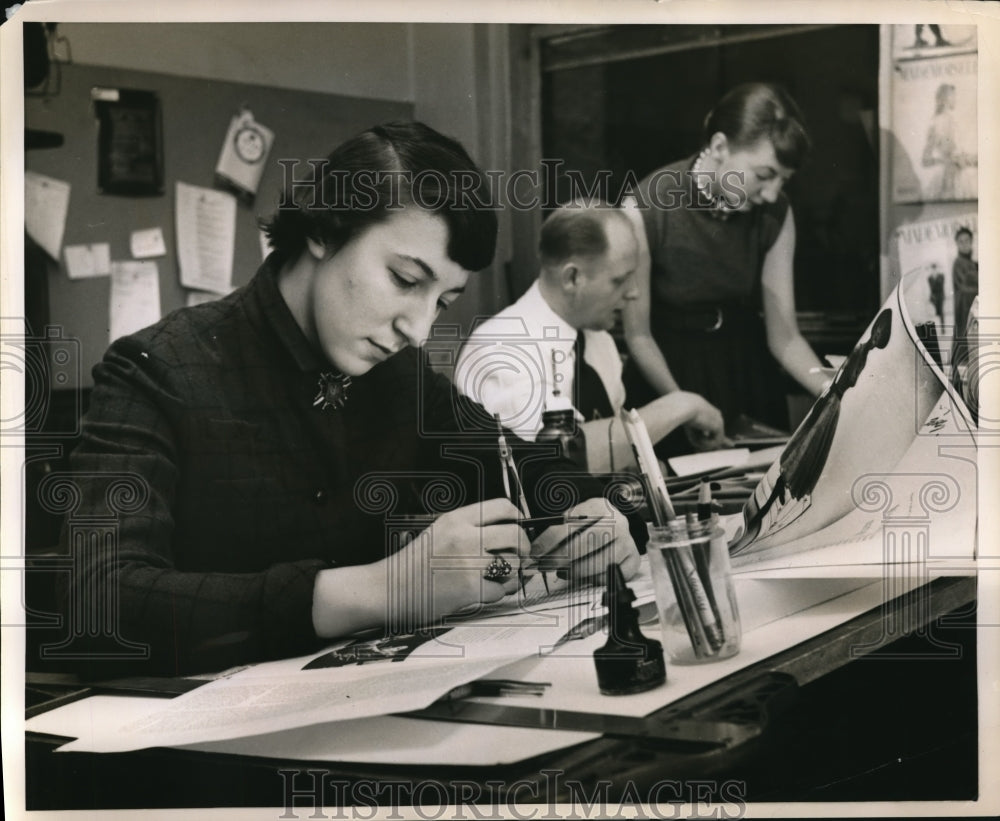 1951 Press Photo Photo Art Major Jean Dorfman at Mademoiselle Magazine