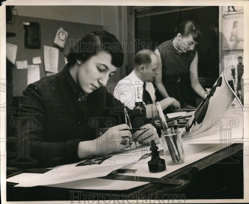 Load image into Gallery viewer, 1951 Press Photo Photo Art Major Jean Dorfman at Mademoiselle Magazine
