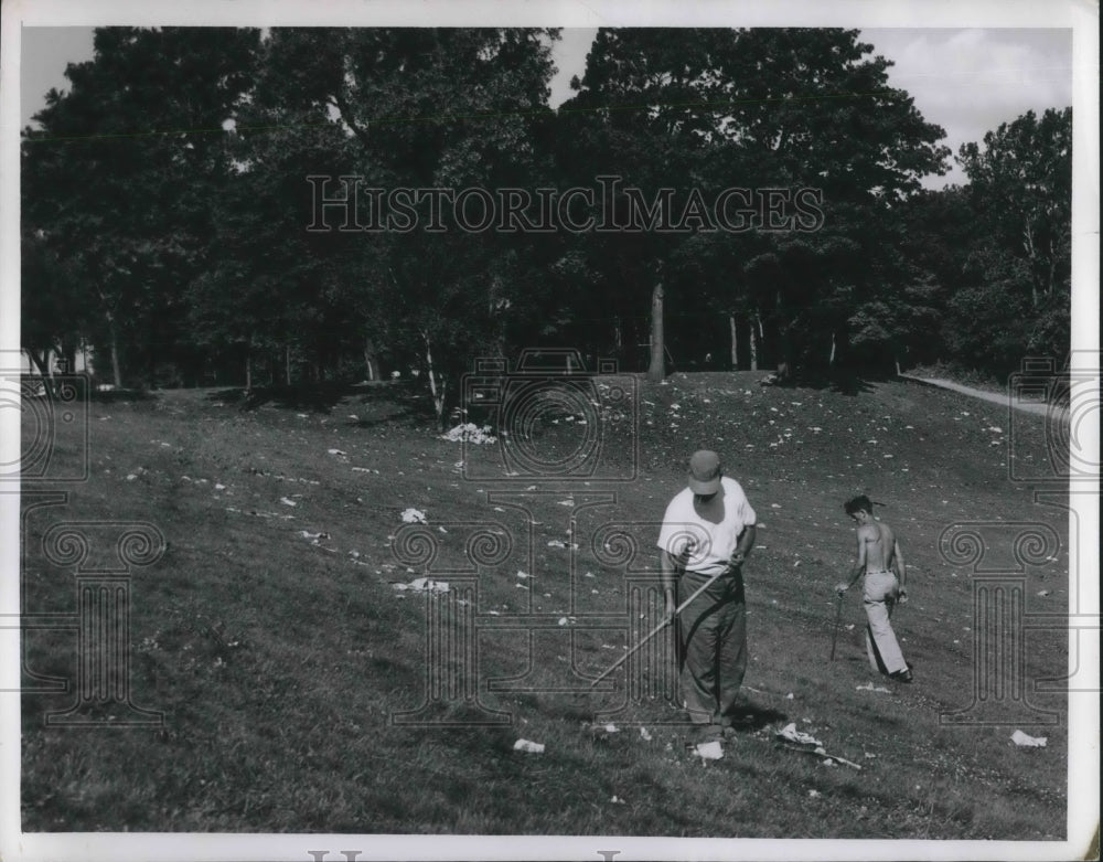 1957 Press Photo Edgewater Park Liter after fireworks