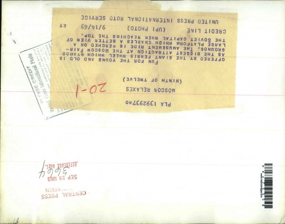 1963 Press Photo Giant Ferris Wheel is the biggest attraction at the Moscow Fair