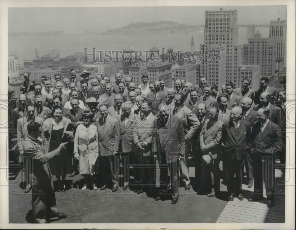1947 Press Photo San Francisco Doctors met on a roof of a Medical Building