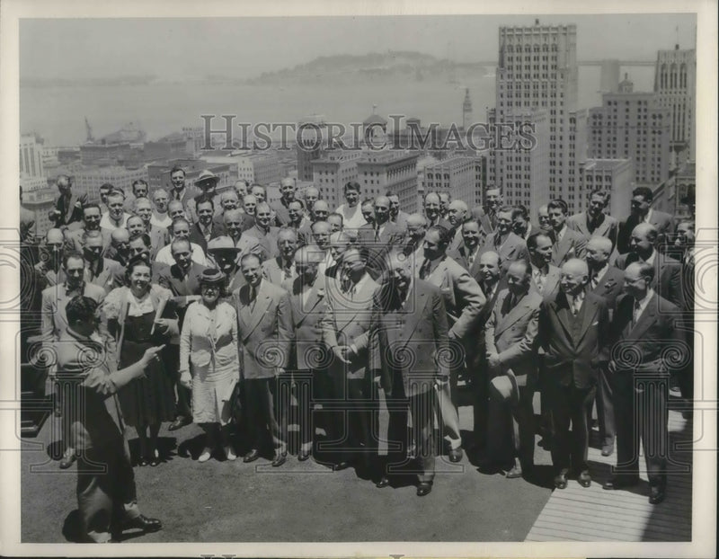 Load image into Gallery viewer, 1947 Press Photo San Francisco Doctors met on a roof of a Medical Building
