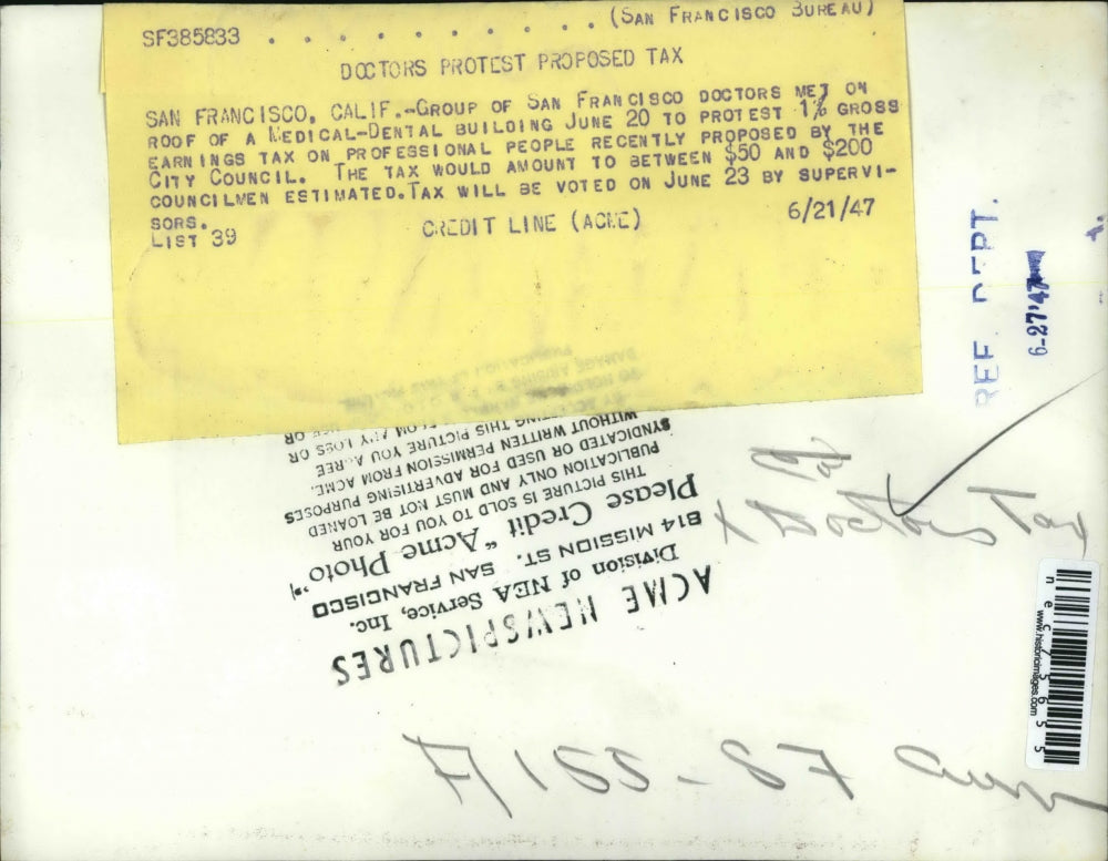 1947 Press Photo San Francisco Doctors met on a roof of a Medical Building