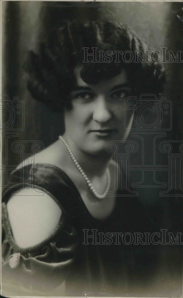 1926 Press Photo Miss. Viola Tray of Pierre of South Dakota.