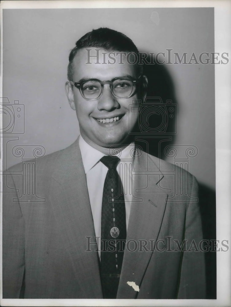 1955 Press Photo Cleveland businessman in suit and tie