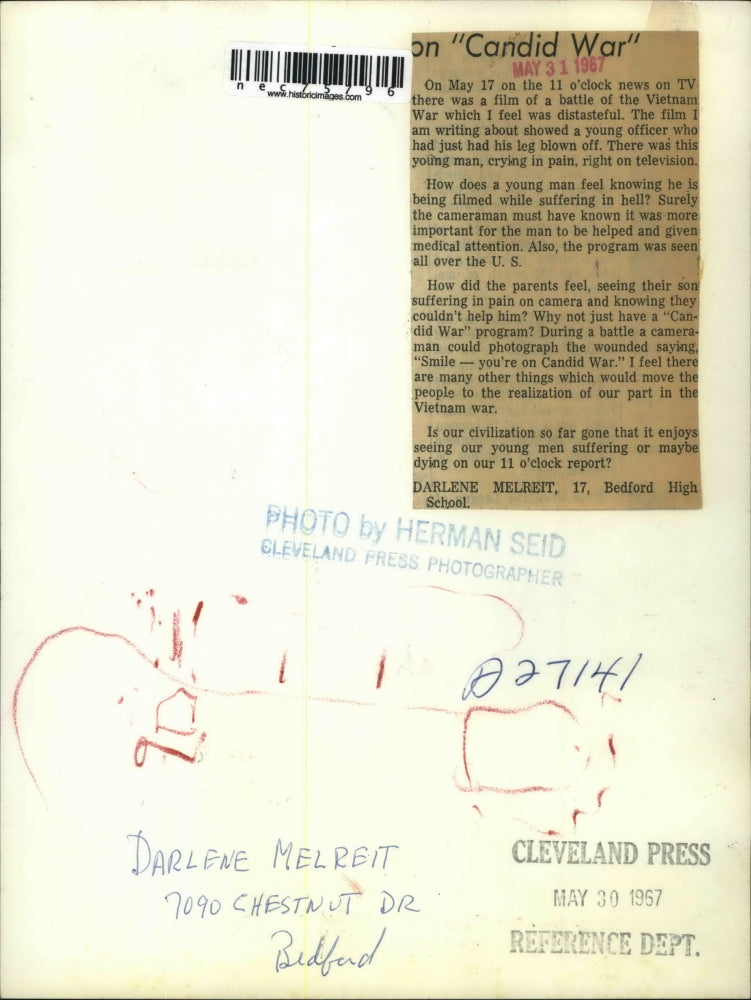 1967 Press Photo Darlene Mereit express disgust over "Candid War"