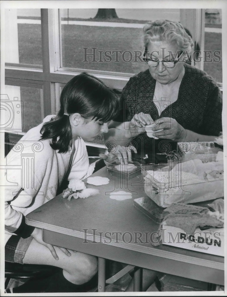 Load image into Gallery viewer, 1966 Press Photo Rose Marie Leskovich Mrs. Rose Nizinski
