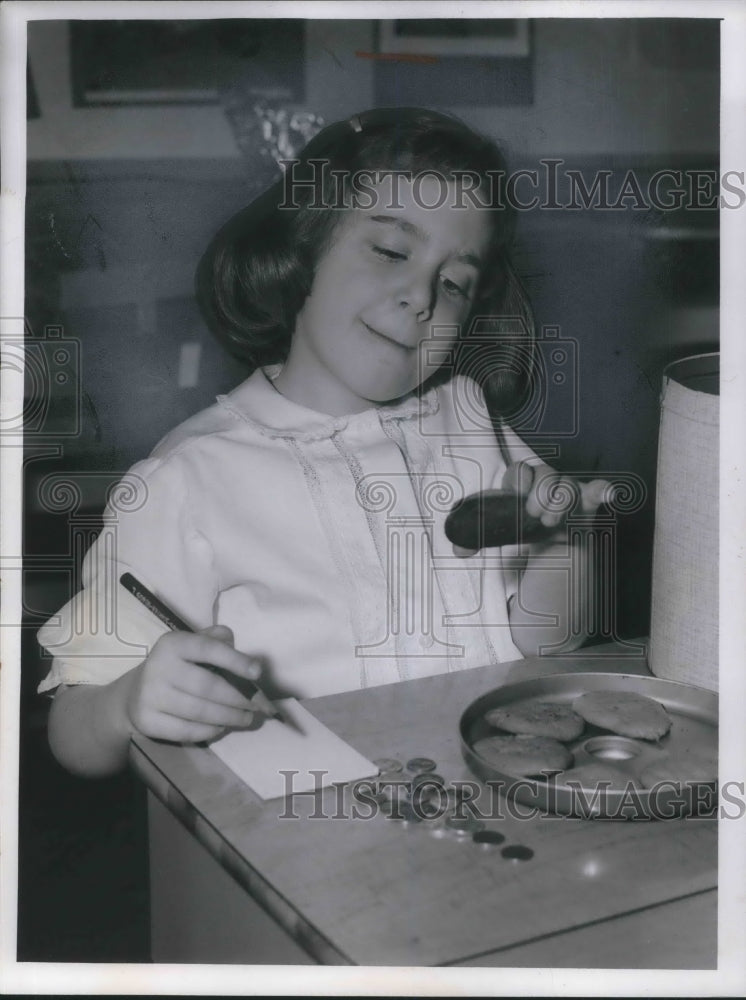 1959 Press Photo Eight Year Old Renee Wolf Student At Millikin School