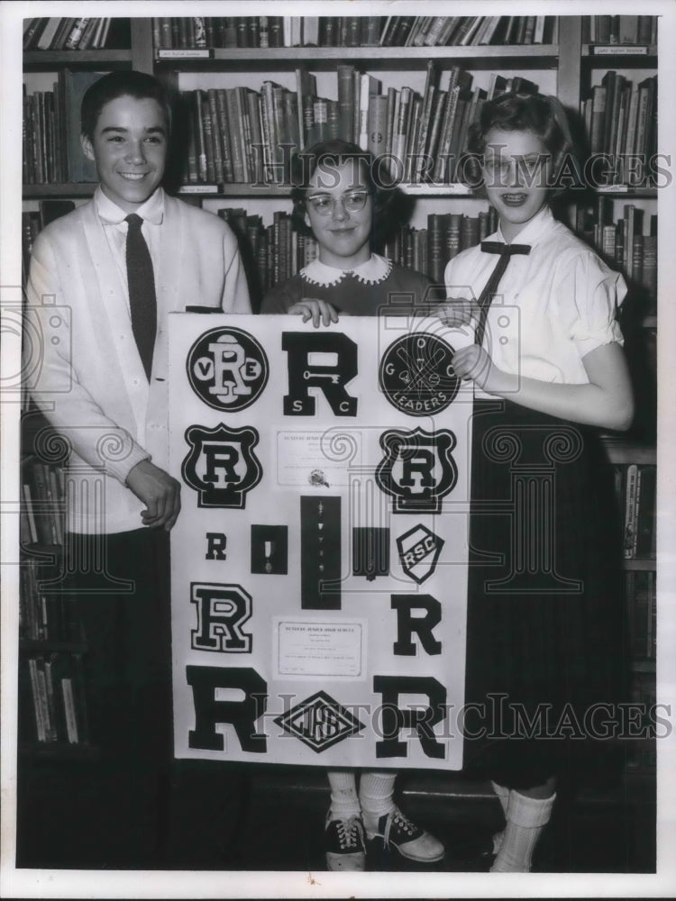 1956 Press Photo Bob White Cay Hall Linda Clark Present About Service Clubs